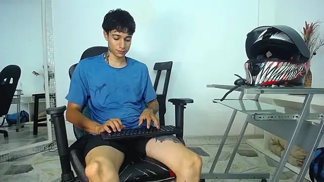 Snapshot of Zacktk7 chatting on 01.16.25 Zacktk7 online show from 01.16.25