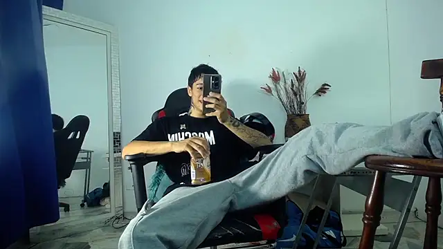 Snapshot of Zacktk7 chatting on 01.17.25 Zacktk7 online show from 01.17.25