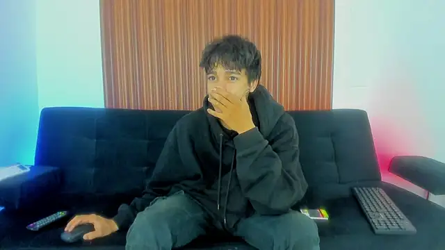 Snapshot of Zacktk7 chatting on 02.17.25 Zacktk7 online show from 02.17.25