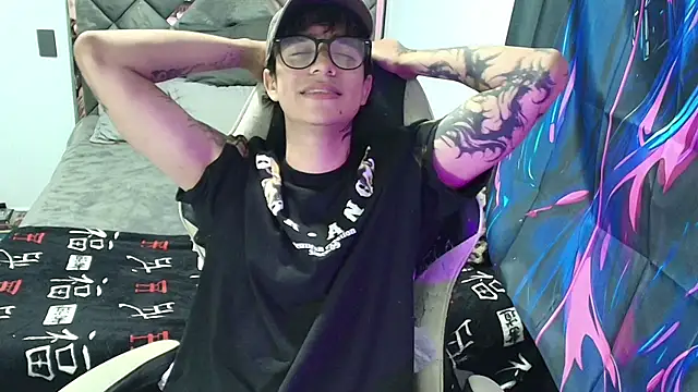 Snapshot of Zacktk7 chatting on 04.13.26 Zacktk7 online show from 04.13.26