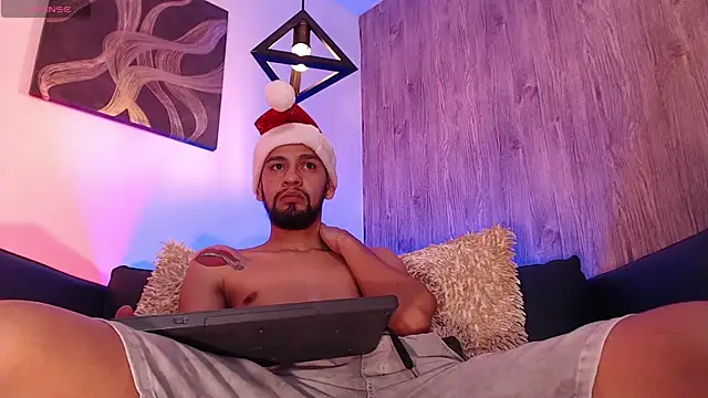 Snapshot of Bedobigcock chatting on 12.13.24 Bedobigcock online show from 12.13.24