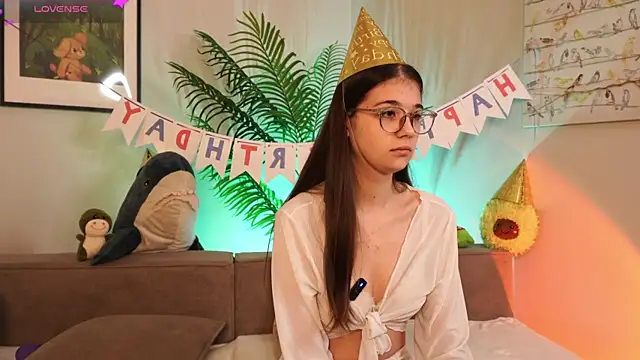 Snapshot of Leela_sun chatting on 07.19.26 Leela sun online show from 07.19.26