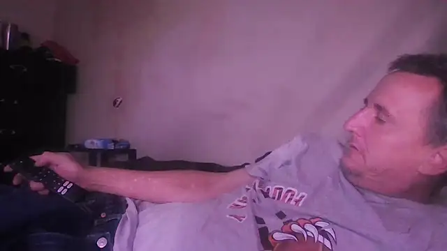 Snapshot of George48 chatting on 11.23.25 George48 online show from 11.23.25