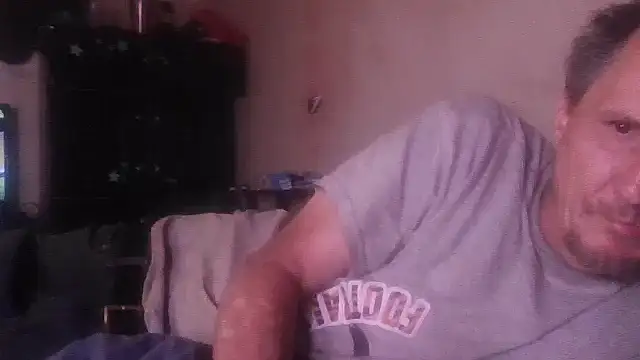 Snapshot of George48 chatting on 11.26.25 George48 online show from 11.26.25