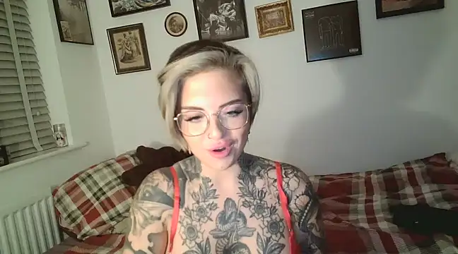 Snapshot of Alexandersonxo chatting on 12.19.24 Alexandersonxo online show from 12.19.24