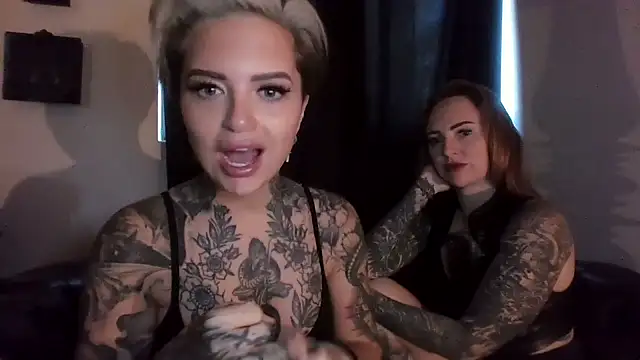 Snapshot of Alexandersonxo chatting on 11.30.25 Alexandersonxo online show from 11.30.25