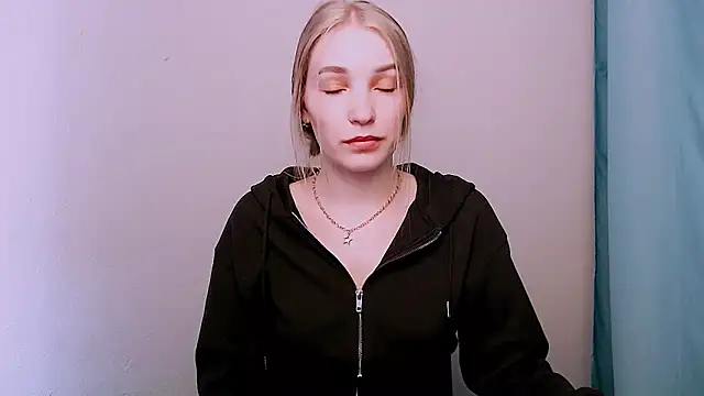 Queen ofLove online show from 03.05.26