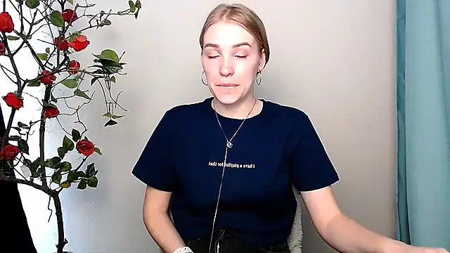 Queen ofLove online show from 03.17.26