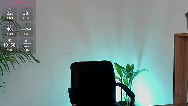 Snapshot of CherryyBrrr1 chatting on 12.14.25 CherryyBrrr1 online show from 12.14.25