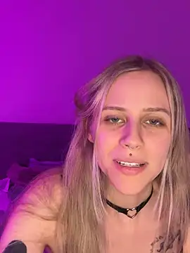 lunawolf21 online show from 01.18.25