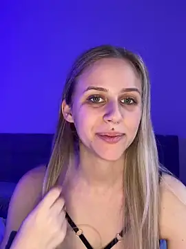 lunawolf21 online show from 02.14.25