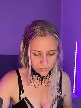 lunawolf21 online show from 09.27.25