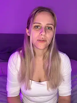 lunawolf21 online show from 11.20.25