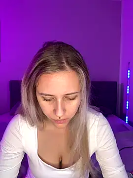 lunawolf21 online show from 11.25.25