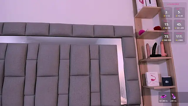 vivianne scott online show from 10.18.25