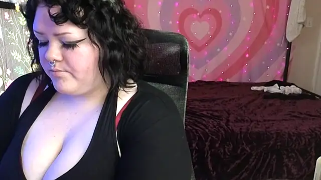 Snapshot of Flamefairy710 chatting on 01.15.25 Flamefairy710 online show from 01.15.25