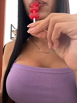 Snapshot of Lolitacooper chatting on 10.02.25 Lolitacooper online show from 10.02.25