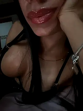 Snapshot of Lolitacooper chatting on 10.17.25 Lolitacooper online show from 10.17.25