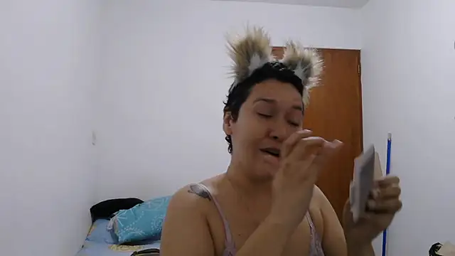 luxandracon23 online show from 02.04.26