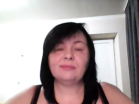 EmiliaLooo online show from 11.08.25