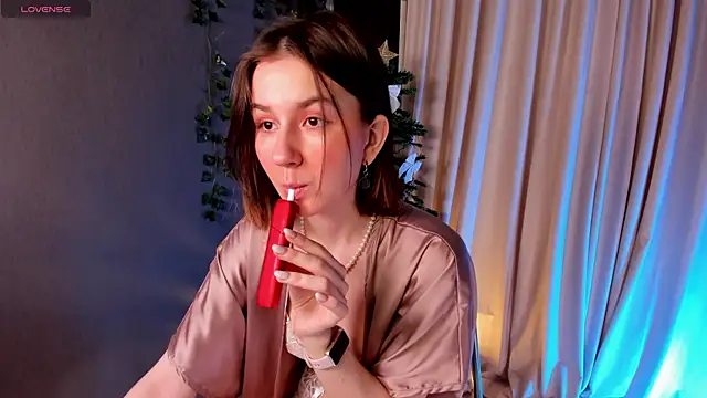 Snapshot of mind_game chatting on 01.04.25 mind game online show from 01.04.25