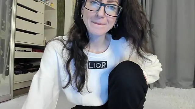 Baby Jewel online show from 10.15.25