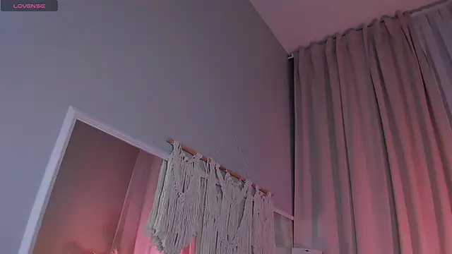 Kim Oberlin  online show from 03.04.25