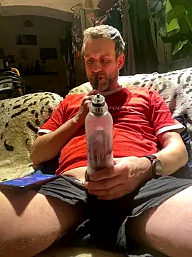 Snapshot of Gilgamesch1704 chatting on 10.30.25 Gilgamesch1704 online show from 10.30.25