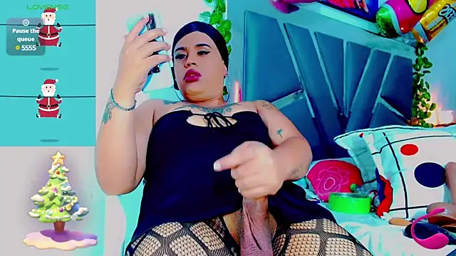 Snapshot of nauthyvalentina chatting on 12.21.24 nauthyvalentina online show from 12.21.24