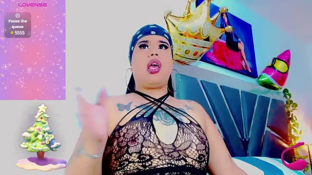 Snapshot of nauthyvalentina chatting on 12.24.24 nauthyvalentina online show from 12.24.24