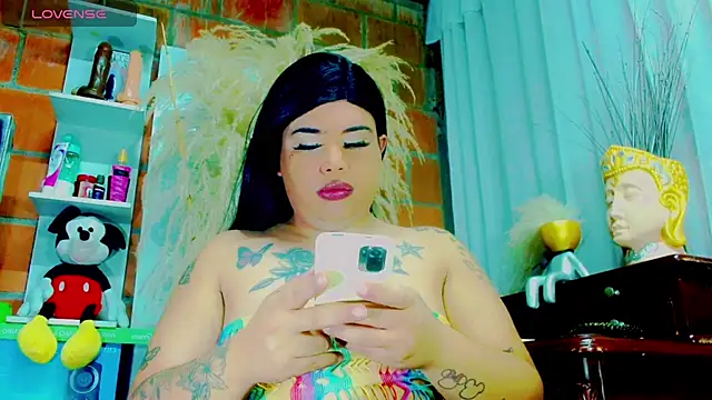 Snapshot of nauthyvalentina chatting on 02.18.26 nauthyvalentina online show from 02.18.26