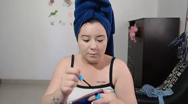 Snapshot of allison_11p chatting on 12.10.24 allison 11p online show from 12.10.24