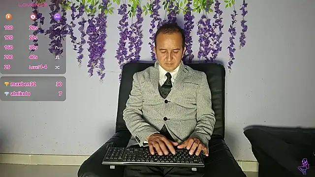 yazforeSolo online show from 02.10.26