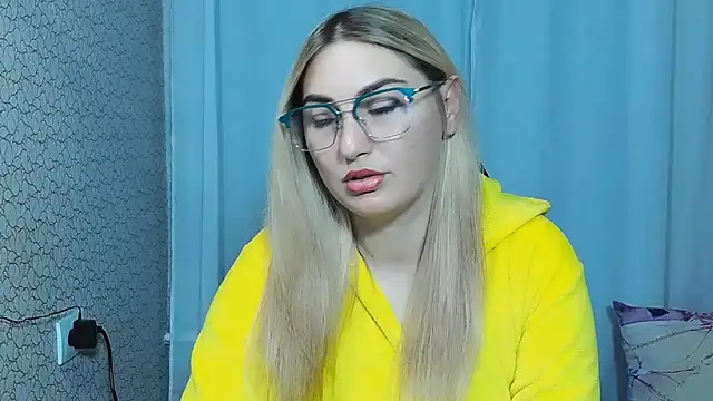 Snapshot of JaneLaJewel chatting on 09.22.25 JaneLaJewel online show from 09.22.25