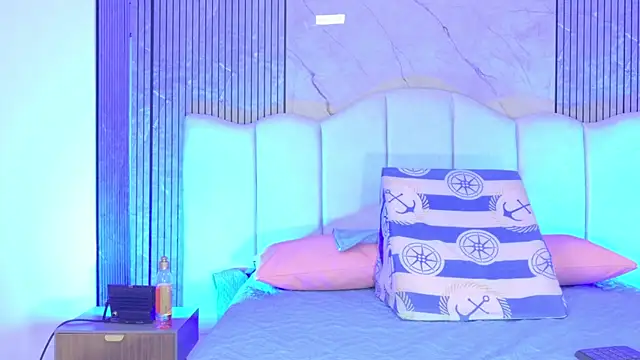 Sofia martiin online show from 12.21.25