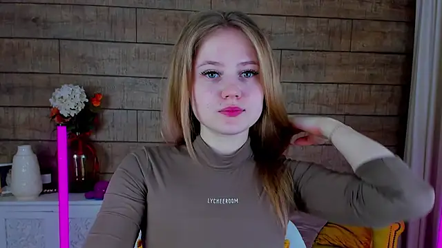 Snapshot of SelinSwarovski chatting on 02.22.25 SelinSwarovski online show from 02.22.25