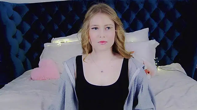 Snapshot of SelinSwarovski chatting on 03.11.25 SelinSwarovski online show from 03.11.25