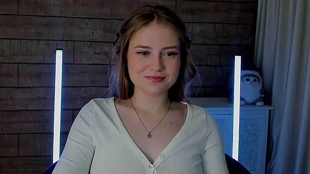 Snapshot of SelinSwarovski chatting on 03.20.25 SelinSwarovski online show from 03.20.25