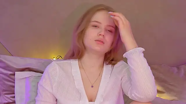 Snapshot of SelinSwarovski chatting on 09.12.25 SelinSwarovski online show from 09.12.25