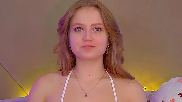 Snapshot of SelinSwarovski chatting on 09.17.25 SelinSwarovski online show from 09.17.25