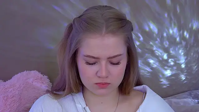 Snapshot of SelinSwarovski chatting on 10.03.25 SelinSwarovski online show from 10.03.25