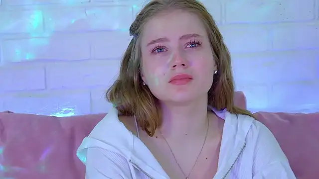 Snapshot of SelinSwarovski chatting on 10.12.25 SelinSwarovski online show from 10.12.25