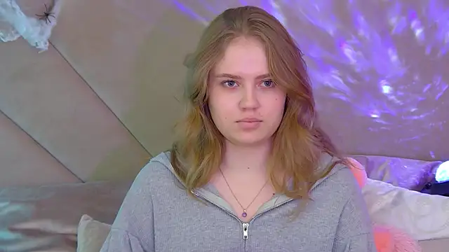 Snapshot of SelinSwarovski chatting on 11.04.25 SelinSwarovski online show from 11.04.25