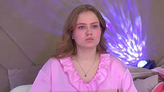 Snapshot of SelinSwarovski chatting on 11.09.25 SelinSwarovski online show from 11.09.25