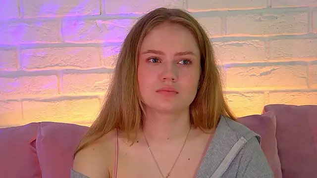 Snapshot of SelinSwarovski chatting on 11.11.25 SelinSwarovski online show from 11.11.25