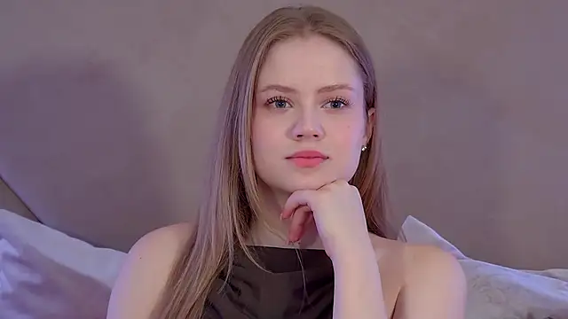 Snapshot of SelinSwarovski chatting on 12.01.25 SelinSwarovski online show from 12.01.25