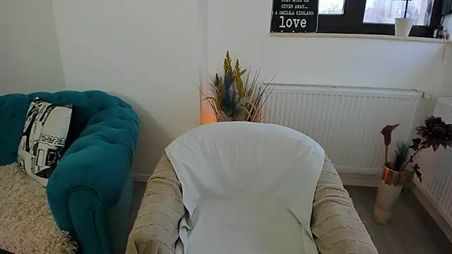 Arya Shinex online show from 12.23.25