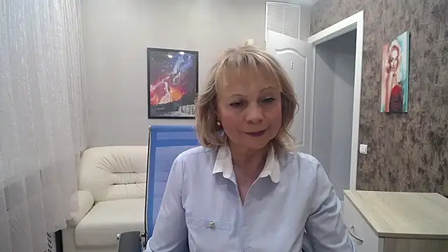 Snapshot of Milla_Cutie18 chatting on 01.15.25 Milla Cutie18 online show from 01.15.25