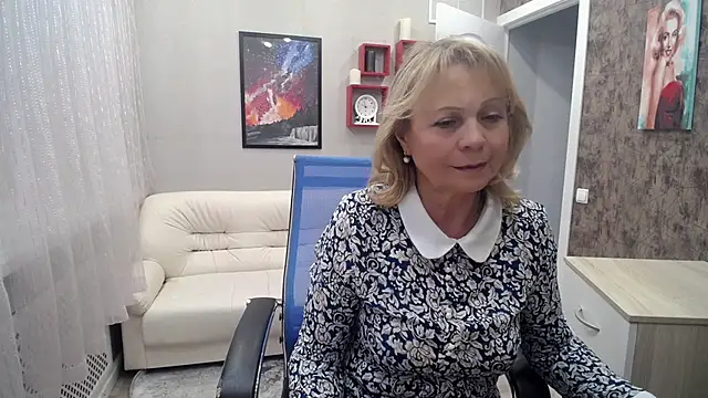 Snapshot of Milla_Cutie18 chatting on 02.03.25 Milla Cutie18 online show from 02.03.25