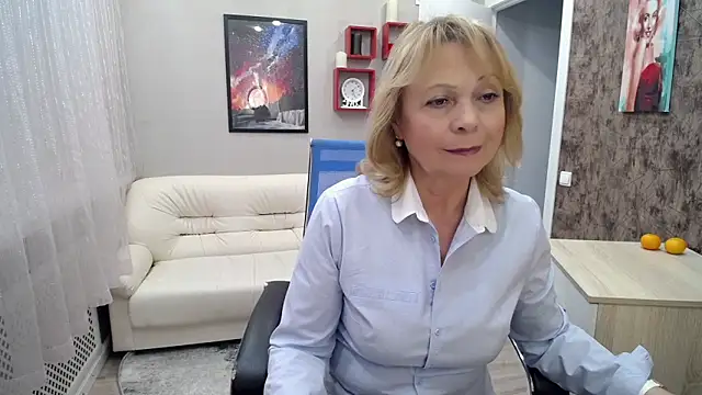 Snapshot of Milla_Cutie18 chatting on 02.04.25 Milla Cutie18 online show from 02.04.25